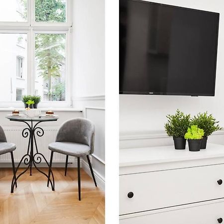Househost Apartment I: Studencka Street Красков Екстериор снимка