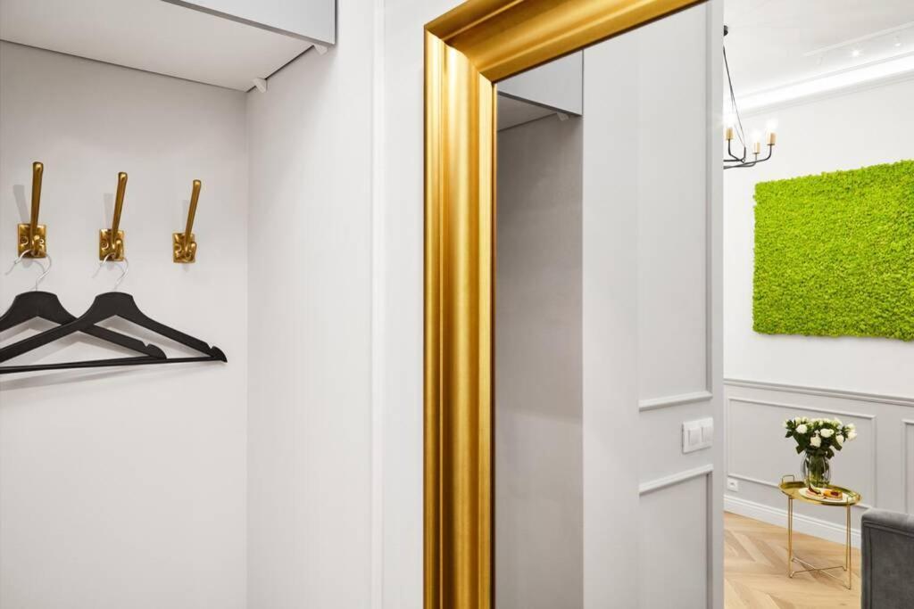 Househost Apartment I: Studencka Street Красков Екстериор снимка